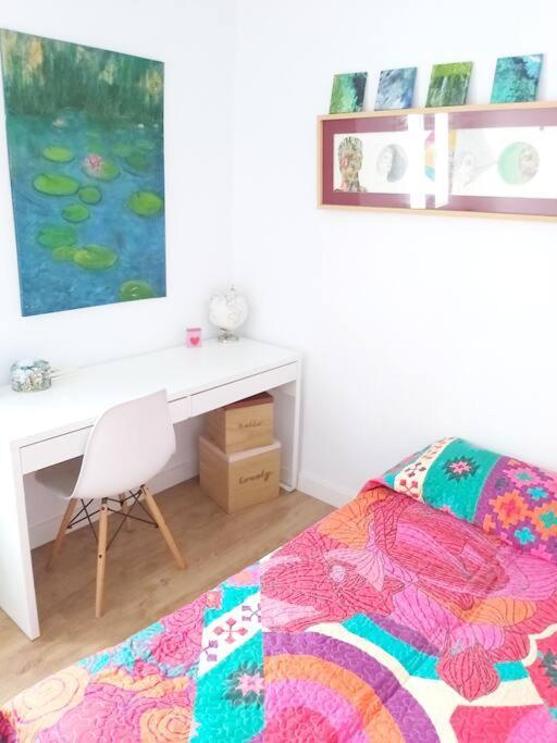 Apartment Luminoso En El Centro, Con Mucho Arte *