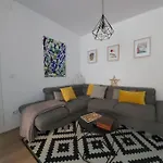 Luminoso Apartamento En El Centro, Con Mucho Arte