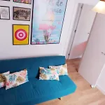 Luminoso Apartamento En El Centro, Con Mucho Arte